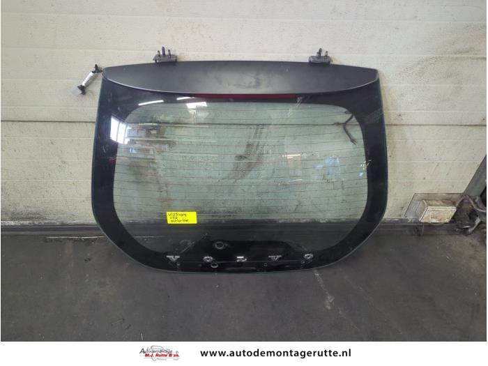 Begagnade Baklucka Volvo C30 (EK/MK) 1.6 16V Pris € 100,00 Marginaltabell erbjuds av Autodemontage M.J. Rutte B.V.