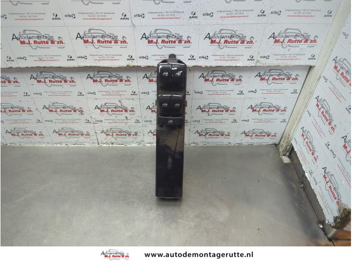 Używane Przelacznik combi okienny Saab 9-3 Sport Estate (YS3F) 1.8t 16V Cena na żądanie oferowane przez Autodemontage M.J. Rutte B.V.