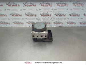 Begagnade ABS-pump Opel Corsa D 1.4 16V Twinport Pris € 175,00 Marginaltabell erbjuds av Autodemontage M.J. Rutte B.V.