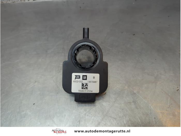 Begagnade Styrvinkelsensor Opel Astra J Sports Tourer (PD8/PE8/PF8) 1.4 Turbo 16V Pris på förfrågan erbjuds av Autodemontage M.J. Rutte B.V.