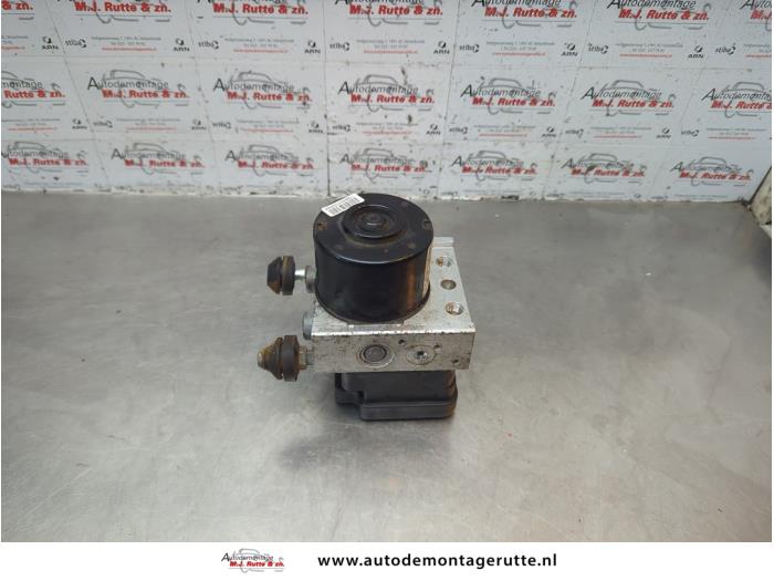 Begagnade ABS-pump Chevrolet Matiz (M200) 0.8 S,SE Pris € 175,00 Marginaltabell erbjuds av Autodemontage M.J. Rutte B.V.