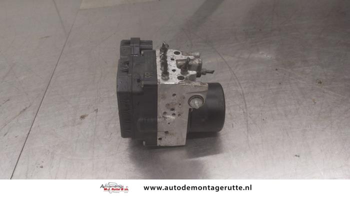 ABS Pumpe Lexus IS (E3), 2013 250 2.5 16V, Limousine, 4-tr, Benzin, 2.499cc, 153kW (208pk), RWD, 4GRFSE, 2013-04, GSE30 (Gebraucht)