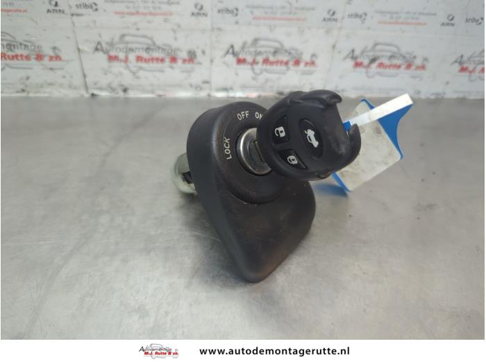 Używane Stacyjka + Kluczyk Saab 9-5 Estate (YS3E) 2.3t 16V Cena na żądanie oferowane przez Autodemontage M.J. Rutte B.V.