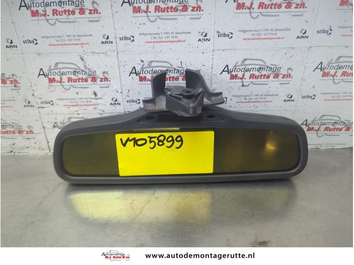 Używane Lusterko wewnetrzne Volvo V70 (SW) 2.4 20V 170 Cena na żądanie oferowane przez Autodemontage M.J. Rutte B.V.