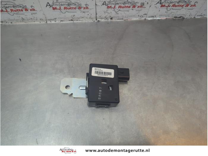Begagnade Larmmodul Mitsubishi Outlander (GF/GG) 2.0 16V PHEV 4x4 Pris € 25,00 Marginaltabell erbjuds av Autodemontage M.J. Rutte B.V.