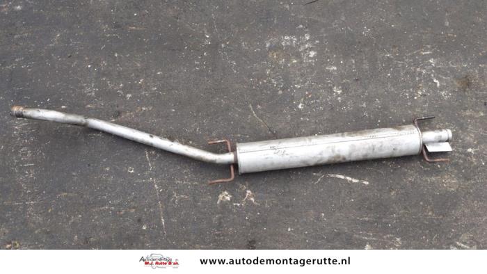 Gebrauchte Auspuff Mitteldämpfer Opel Astra H SW (L35) 1.9 CDTi 100 Preis auf Anfrage angeboten von Autodemontage M.J. Rutte B.V.