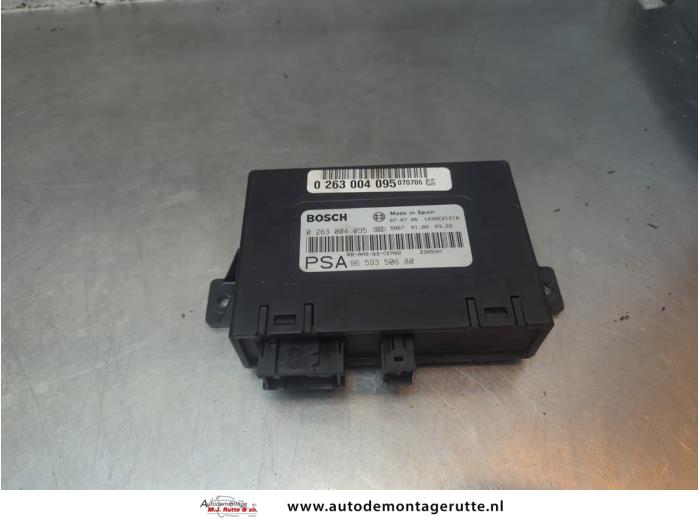 Begagnade PDC-modul Peugeot 407 SW (6E) 2.2 16V Pris € 75,00 Marginaltabell erbjuds av Autodemontage M.J. Rutte B.V.