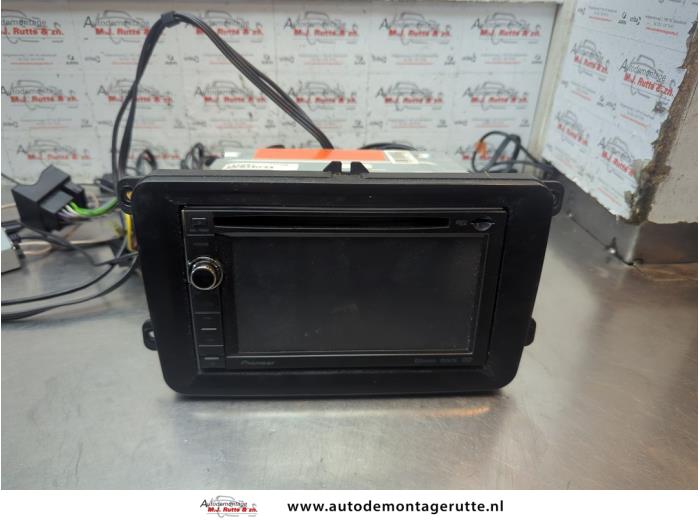 Używane Radio Seat Altea XL (5P5) 1.4 TSI 16V Cena € 100,00 Procedura marży oferowane przez Autodemontage M.J. Rutte B.V.