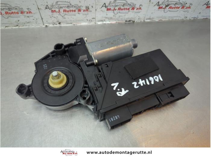 Usados Motor de ventanilla de puerta Audi A2 (8Z0) 1.4 16V Precio € 50,00 Norma de margen ofrecido por Autodemontage M.J. Rutte B.V.
