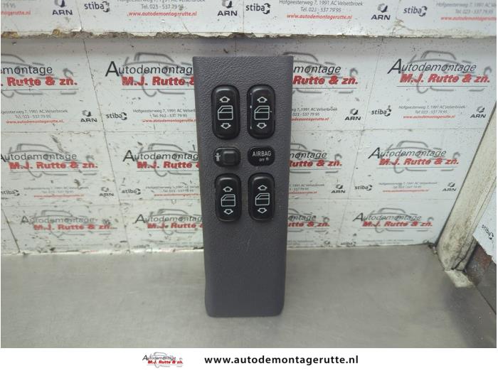 Usados Interruptor combinado de ventanillas Mercedes A (W168) 1.6 A-160 Precio de solicitud ofrecido por Autodemontage M.J. Rutte B.V.