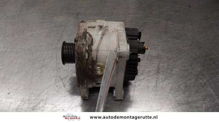 Dynamo van een Renault Espace (JK) 2.0 Turbo 16V Grand Espace 2006