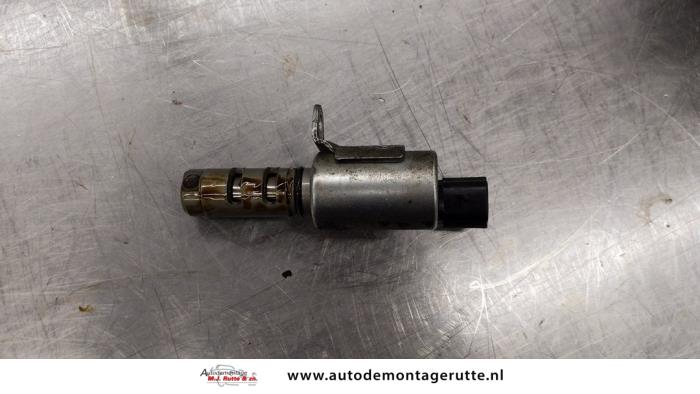 Begagnade Kamaxelsensor Ford Grand C-Max (DXA) 1.6 EcoBoost 16V Pris på förfrågan erbjuds av Autodemontage M.J. Rutte B.V.