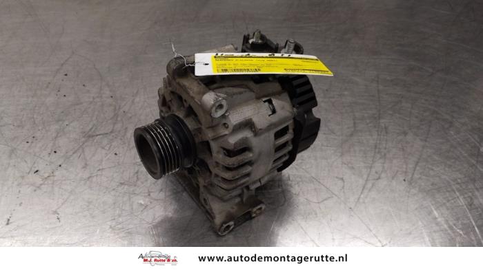 Begagnade Dynamo Mercedes A (W168) 1.4 A-140 Pris på förfrågan erbjuds av Autodemontage M.J. Rutte B.V.