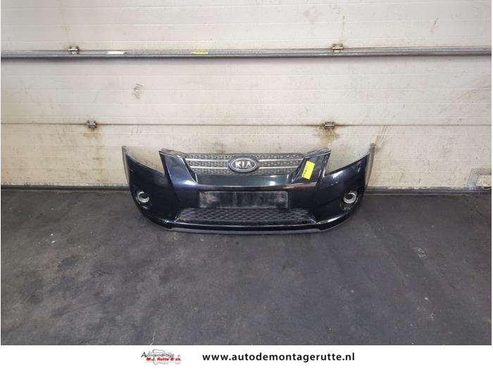 Usados Parachoques Kia Pro cee'd (EDB3) 1.4 CVVT 16V Precio € 150,00 Norma de margen ofrecido por Autodemontage M.J. Rutte B.V.