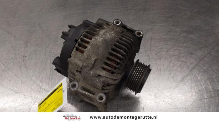 Begagnade Dynamo Audi A4 Avant (B7) 3.2 FSI V6 24V Quattro Pris på förfrågan erbjuds av Autodemontage M.J. Rutte B.V.