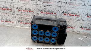 ABS Computer from a Volvo V70 (GW/LW/LZ) 2.4 20V 1999