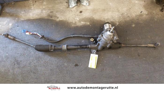 Begagnade Styrbox Smart Forfour (454) 1.3 16V Pris på förfrågan erbjuds av Autodemontage M.J. Rutte B.V.