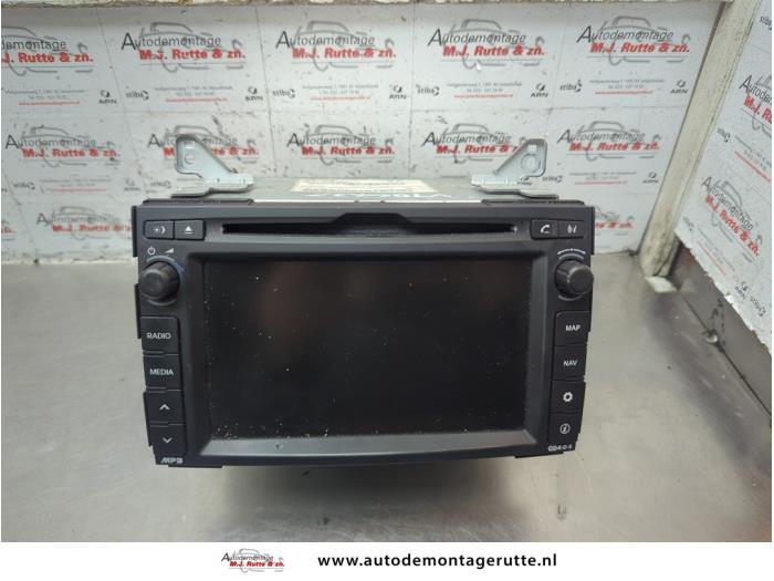 Używane Radio Kia Pro cee'd (EDB3) 1.4 CVVT 16V Cena na żądanie oferowane przez Autodemontage M.J. Rutte B.V.