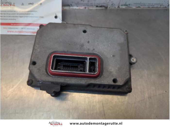 Używane Modul ksenonowy Audi A4 Avant (B7) 3.2 FSI V6 24V Quattro Cena € 100,00 Procedura marży oferowane przez Autodemontage M.J. Rutte B.V.