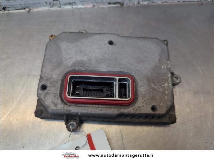 Używane Modul ksenonowy Audi A4 Avant (B7) 3.2 FSI V6 24V Quattro Cena € 100,00 Procedura marży oferowane przez Autodemontage M.J. Rutte B.V.