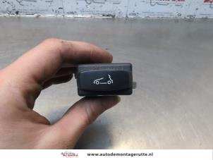 Begagnade Styrning för cabriolettak Renault Megane II CC (EM) 1.6 16V Pris på förfrågan erbjuds av Autodemontage M.J. Rutte B.V.