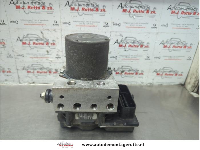 Begagnade ABS-pump Peugeot 5008 I (0A/0E) 1.6 THP 16V Pris € 135,00 Marginaltabell erbjuds av Autodemontage M.J. Rutte B.V.