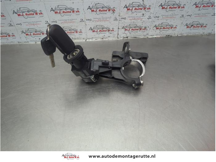 Ignition lock + computer from a Fiat Doblo Cargo (263) 1.3 MJ 16V DPF Euro 5 2013