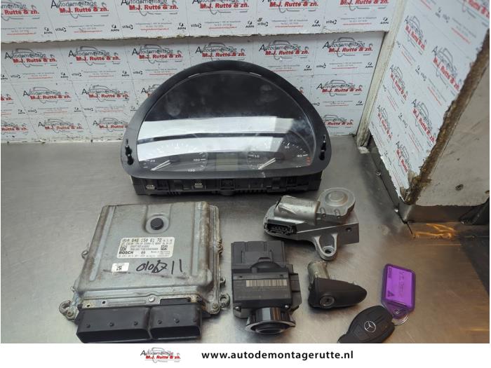 Used Ignition lock + computer Mercedes Sprinter 5t (906.63/65) 513 CDI 16V Price € 350,00 Margin scheme offered by Autodemontage M.J. Rutte B.V.