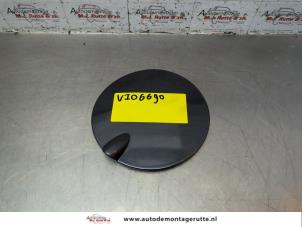 Begagnade Tanklucka Ford Focus C-Max 1.6 16V Pris på förfrågan erbjuds av Autodemontage M.J. Rutte B.V.