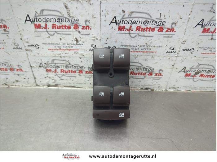 Usados Interruptor combinado de ventanillas Opel Insignia Sports Tourer 1.6 Turbo 16V Ecotec Precio de solicitud ofrecido por Autodemontage M.J. Rutte B.V.