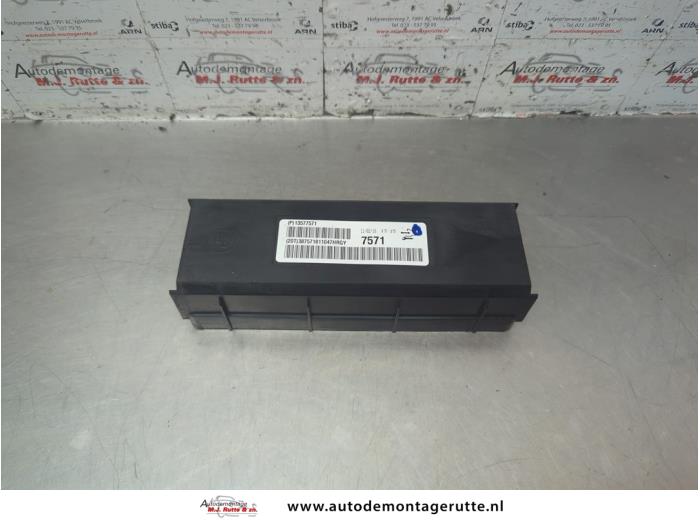Usagé Ordinateur refroidisseur Opel Insignia Sports Tourer 1.6 Turbo 16V Ecotec Prix € 50,00 Règlement à la marge proposé par Autodemontage M.J. Rutte B.V.