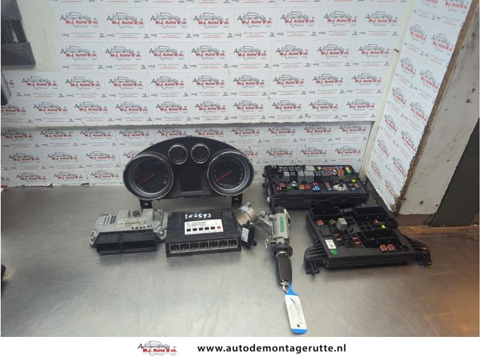 Used Ignition lock + computer Opel Insignia Sports Tourer 1.6 Turbo 16V Ecotec Price € 150,00 Margin scheme offered by Autodemontage M.J. Rutte B.V.