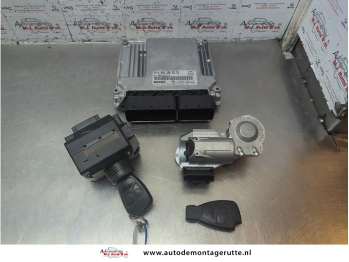 Used Ignition lock + computer Mercedes E (W211) 2.2 E-200 CDI 16V Price € 150,00 Margin scheme offered by Autodemontage M.J. Rutte B.V.