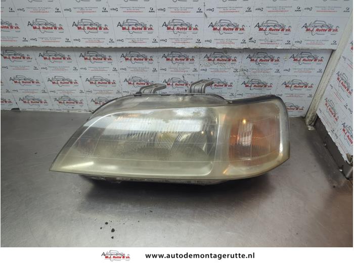 Używane Reflektor lewy Honda Civic Aerodeck (MB/MC) 1.4i S 16V Cena na żądanie oferowane przez Autodemontage M.J. Rutte B.V.