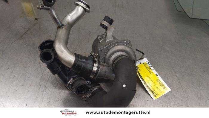 Begagnade Vattenpump BMW 3 serie (E90) 318i 16V Pris € 175,00 Marginaltabell erbjuds av Autodemontage M.J. Rutte B.V.