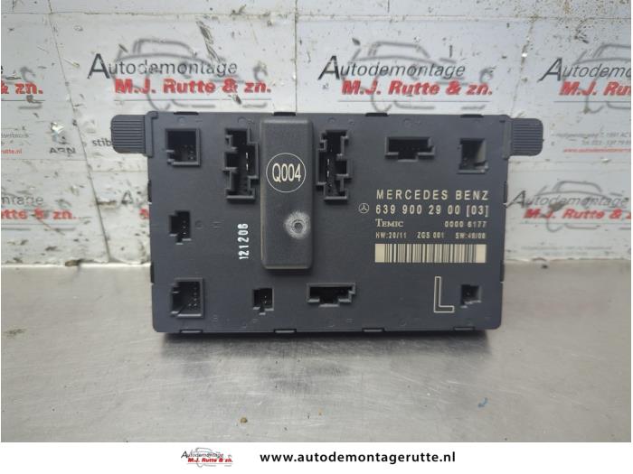 Używane Modul Comfort Mercedes Vito (639.6) 2.2 116 CDI 16V Euro 5 Cena € 100,00 Procedura marży oferowane przez Autodemontage M.J. Rutte B.V.