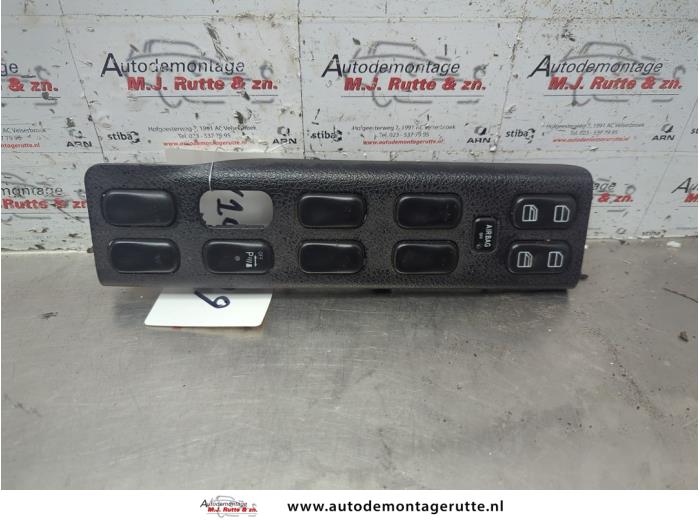 Usados Interruptor combinado de ventanillas Mercedes Vaneo (W414) 1.6 Precio de solicitud ofrecido por Autodemontage M.J. Rutte B.V.