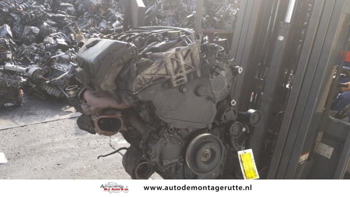 Used Engine Renault Trafic New (FL) 2.5 dCi 16V 135 Price on request offered by Autodemontage M.J. Rutte B.V.