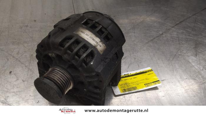 Usagé Dynamo Renault Trafic New (FL) 2.5 dCi 16V 135 Prix sur demande proposé par Autodemontage M.J. Rutte B.V.