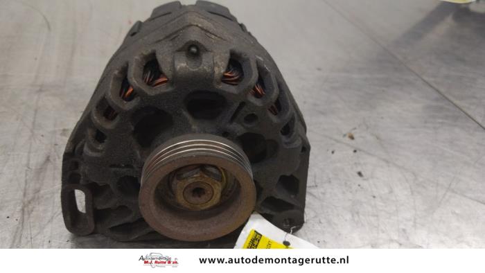 Dynamo van een Renault Twingo (C06) 1.2 16V 2006