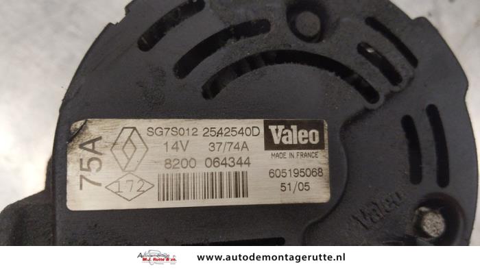 Dynamo van een Renault Twingo (C06) 1.2 16V 2006