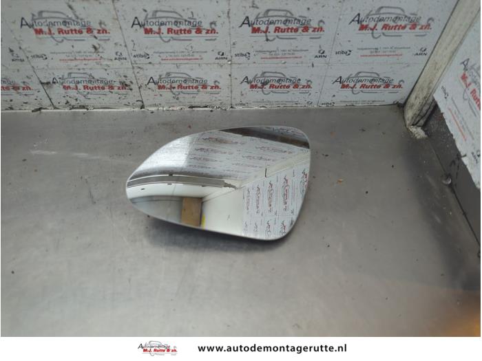 Używane Szyba lusterka lewego Opel Insignia Sports Tourer 1.6 Turbo 16V Ecotec Cena na żądanie oferowane przez Autodemontage M.J. Rutte B.V.