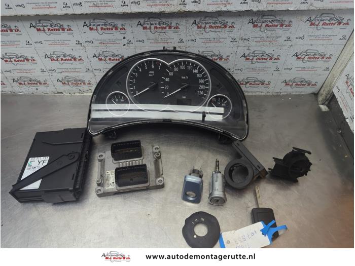 Used Ignition lock + computer Opel Tigra Twin Top 1.4 16V Price € 200,00 Margin scheme offered by Autodemontage M.J. Rutte B.V.