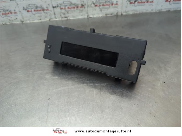 Begagnade Klocka Renault Clio III (BR/CR) 1.2 16V 75 Pris på förfrågan erbjuds av Autodemontage M.J. Rutte B.V.