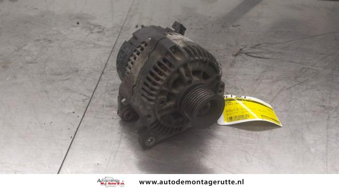 Begagnade Dynamo Volkswagen Polo III (6N1) 1.4i 60 Pris på förfrågan erbjuds av Autodemontage M.J. Rutte B.V.