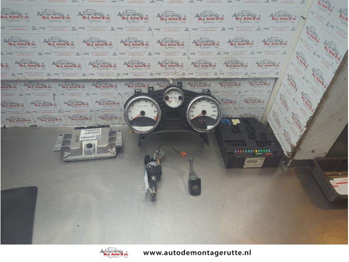 Used Ignition lock + computer Peugeot 207/207+ (WA/WC/WM) 1.4 16V Price € 125,00 Margin scheme offered by Autodemontage M.J. Rutte B.V.