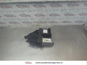 Begagnade Motor, dörrfönster Volkswagen Caddy III (2KA,2KH,2CA,2CH) 2.0 SDI Pris på förfrågan erbjuds av Autodemontage M.J. Rutte B.V.