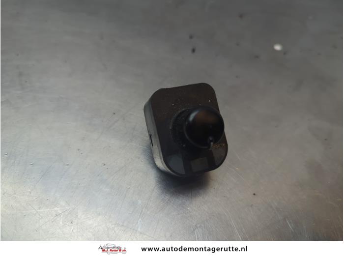 Usados Interruptor de retrovisor Audi A2 (8Z0) 1.4 16V Precio de solicitud ofrecido por Autodemontage M.J. Rutte B.V.