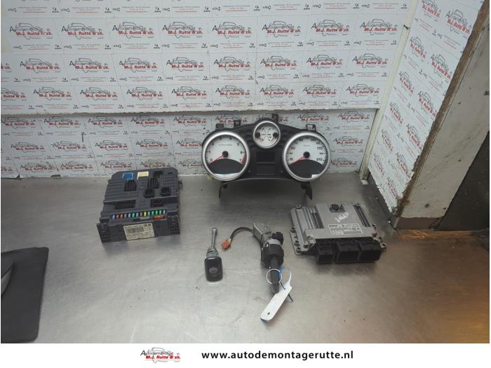 Used Ignition lock + computer Peugeot 207/207+ (WA/WC/WM) 1.4 16V VTi Price € 125,00 Margin scheme offered by Autodemontage M.J. Rutte B.V.