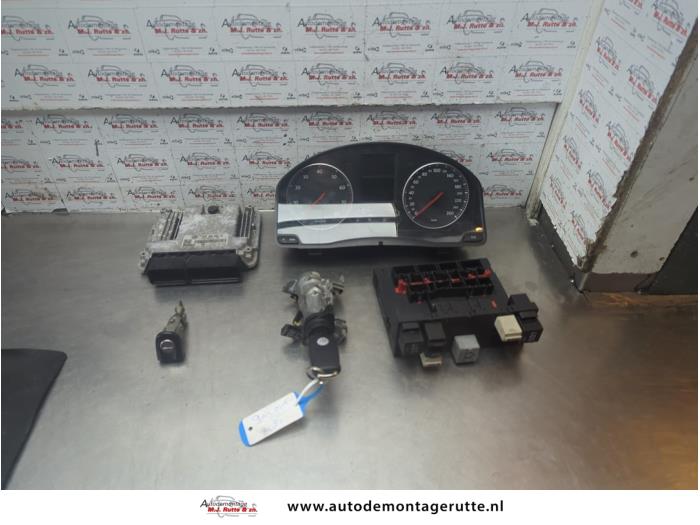 Used Ignition lock + computer Volkswagen Golf Plus (5M1/1KP) 1.6 FSI 16V Price € 175,00 Margin scheme offered by Autodemontage M.J. Rutte B.V.
